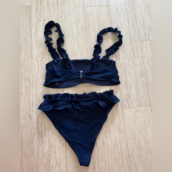 Beach Riot Navy Blue Ruffle Bikini size Large - Picture 4 of 6